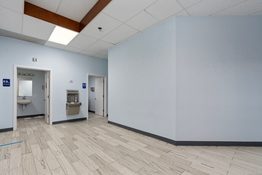 More Photos Of 345 New London Tpke, Glastonbury Unknown For Lease