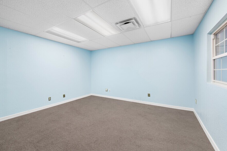 More Photos Of 255 Commercial Blvd, Lauderdale By The Sea Storefront Retail Office For Lease