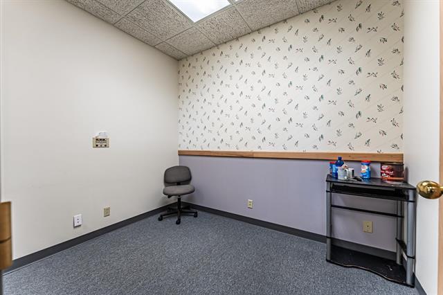More Photos Of 34 SE Main St, Blackfoot Office For Sale