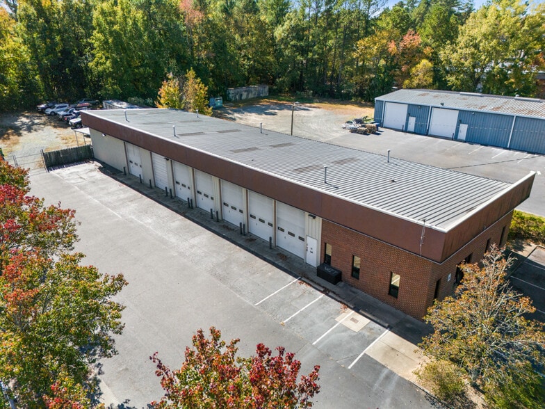 More Photos Of 4533 Hillsborough Rd, Durham Auto Repair For Lease