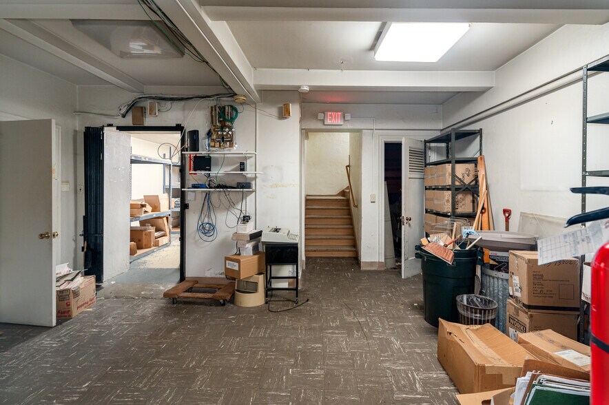 More Photos Of 25 N Broadway, Tarrytown Office For Lease