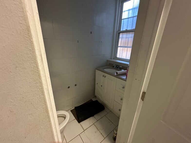 More Photos Of 4519-4523 N Milwaukee Ave, Chicago Apartments For Lease