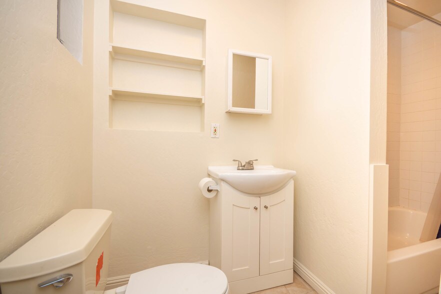 More Photos Of 1049 Jefferson Blvd, West Sacramento Apartments For Lease