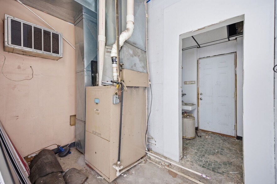 More Photos Of 400 5th Ave, New Brighton Auto Repair For Sale