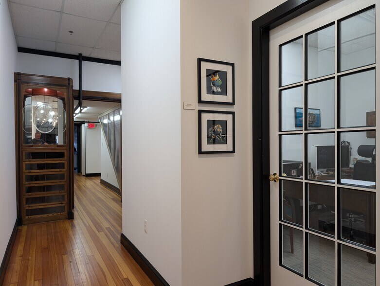 More Photos Of 921 Main St, Lynchburg General Retail For Lease