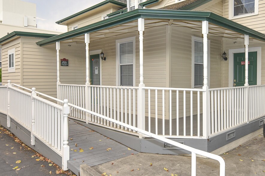 More Photos Of 1340 Clay St, Napa Office For Lease