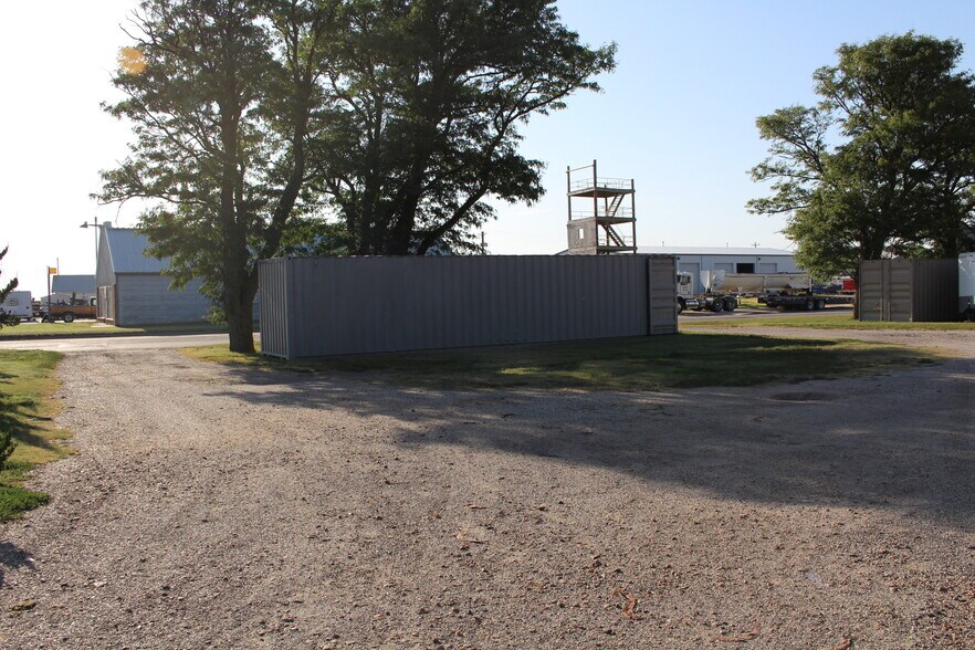 More Photos Of 112 Barclay Ave, Wa Keeney Veterinarian Kennel For Sale