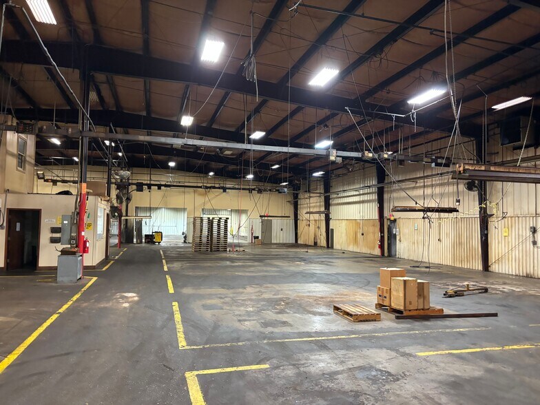 More Photos Of 1137 S Lafayette Blvd, South Bend Manufacturing For Sale