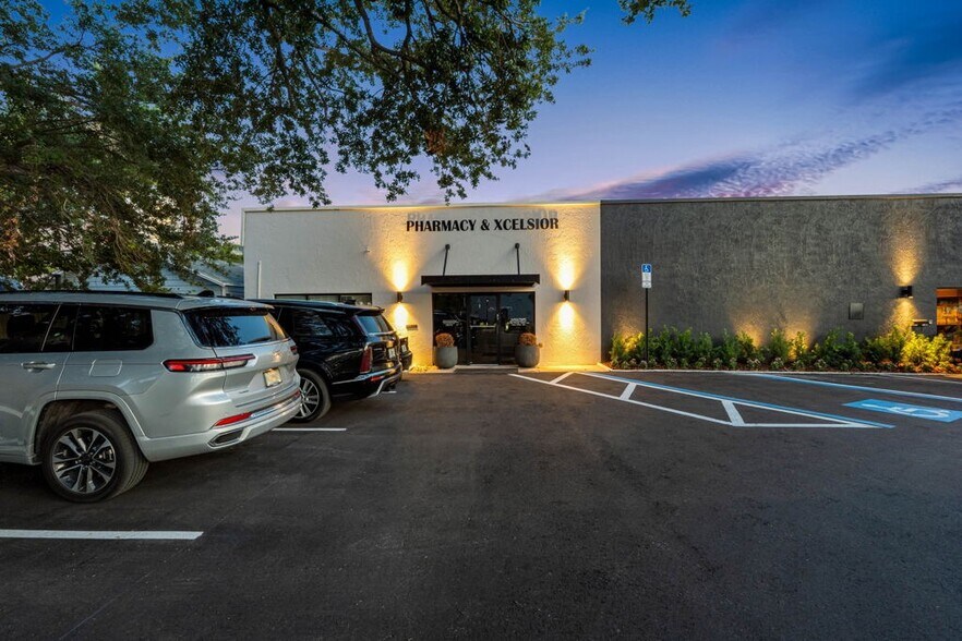 More Photos Of 2506 S Macdill Ave, Tampa Storefront For Lease