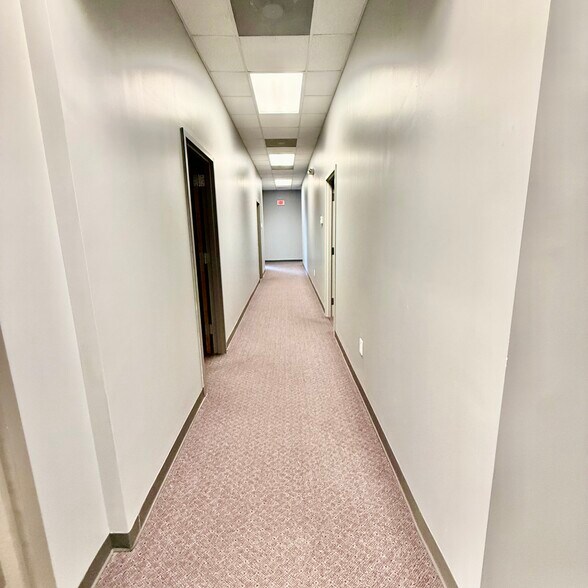 More Photos Of 9000 Peridot Pky, Stockbridge Unknown For Lease