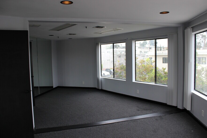 More Photos Of 925 Wilshire Blvd, Santa Monica Unknown For Lease