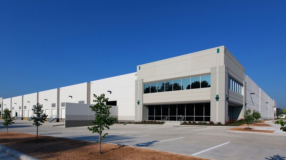 More Photos Of 100 Northpark Central Dr, Houston Unknown For Lease