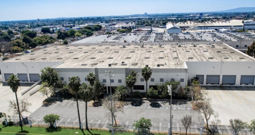More Photos Of 2700 Sequoia Dr, South Gate Warehouse For Lease
