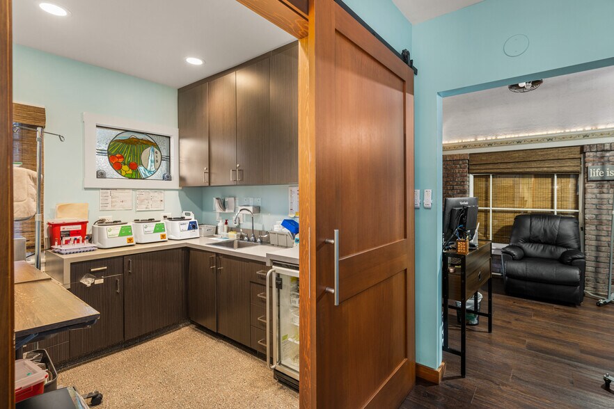 More Photos Of 615 E Chapman Ave, Orange Medical For Sale