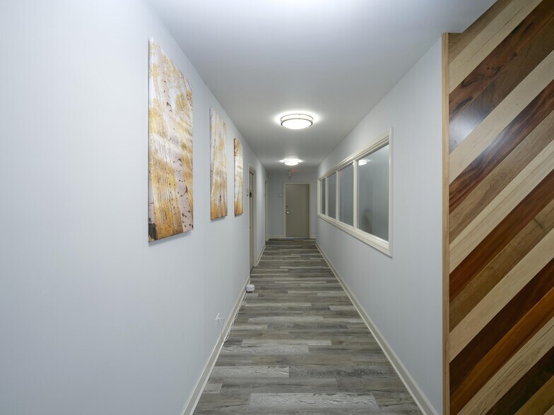 More Photos Of 7300 N Cicero Ave, Lincolnwood Loft Creative Space For Sale