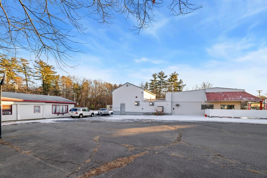 More Photos Of 188 Lafayette Rd, Salisbury Restaurant For Sale