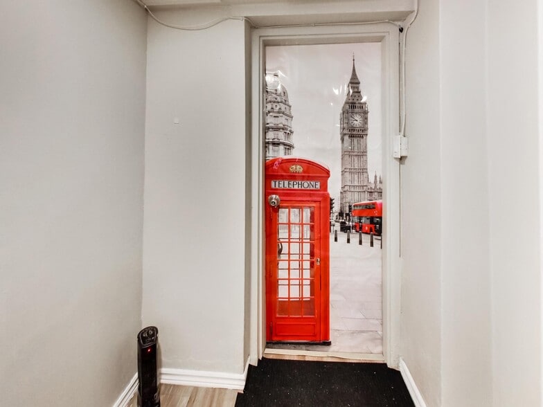 More Photos Of 443 Wentworth St N, Hamilton Storefront Retail Residential For Sale