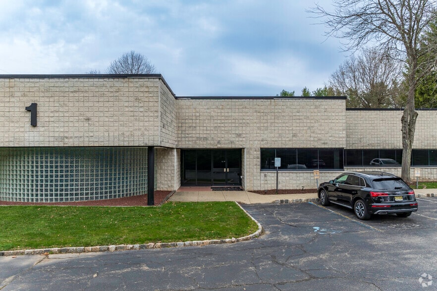 More Photos Of 1 Stewart Ct, Denville Light Manufacturing For Lease