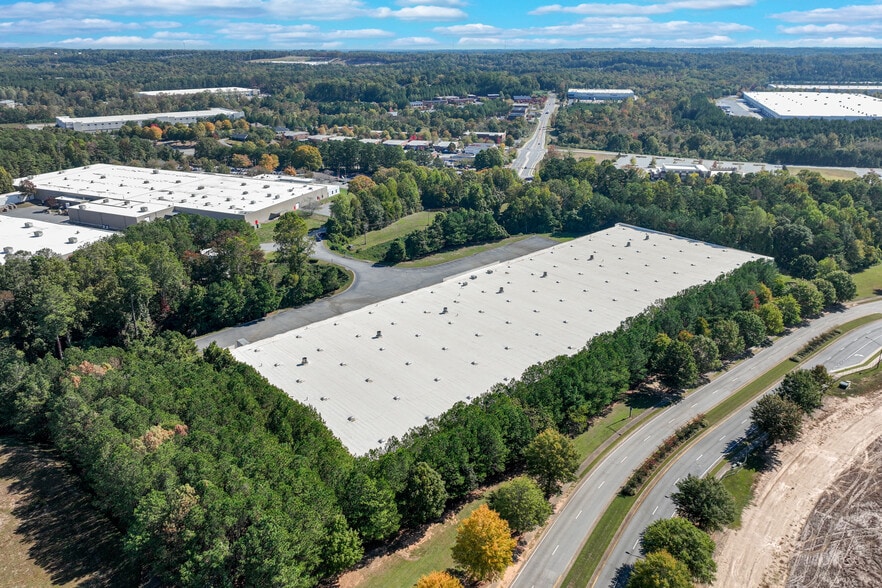 More Photos Of 2600 Buford Hwy, Buford Distribution For Lease
