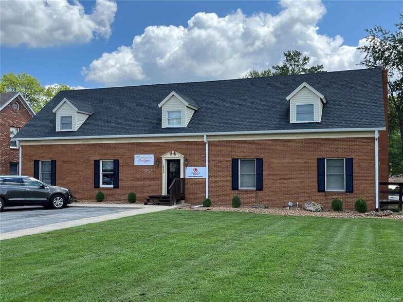 More Photos Of 2010 Vandalia St, Collinsville Office For Sale