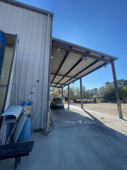More Photos Of 11318 Bedford St, Houston Warehouse For Sale