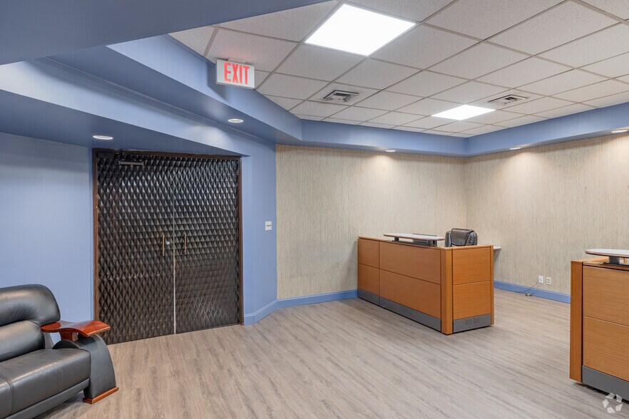 More Photos Of 15565 Northland Dr, Southfield Unknown For Sale