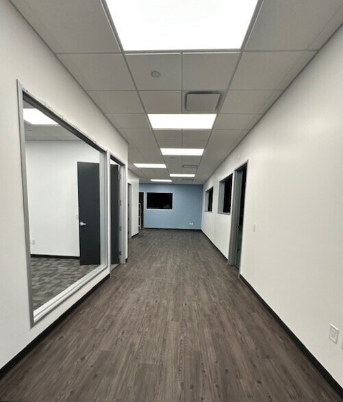 More Photos Of 131 W 33rd St, National City Warehouse For Lease