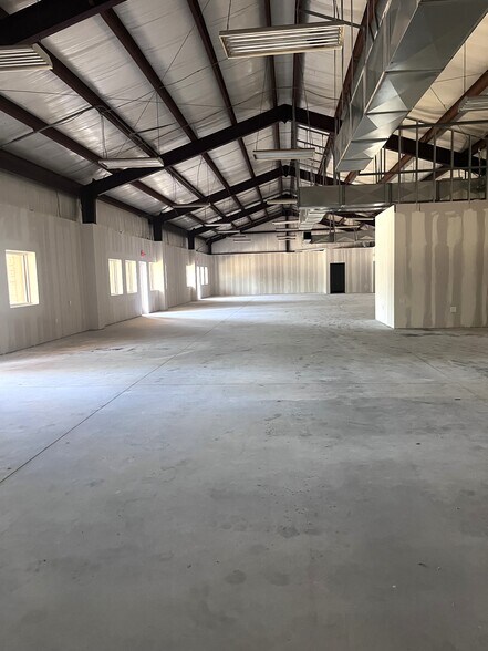 More Photos Of 200 S Main, Blanchard General Retail For Lease