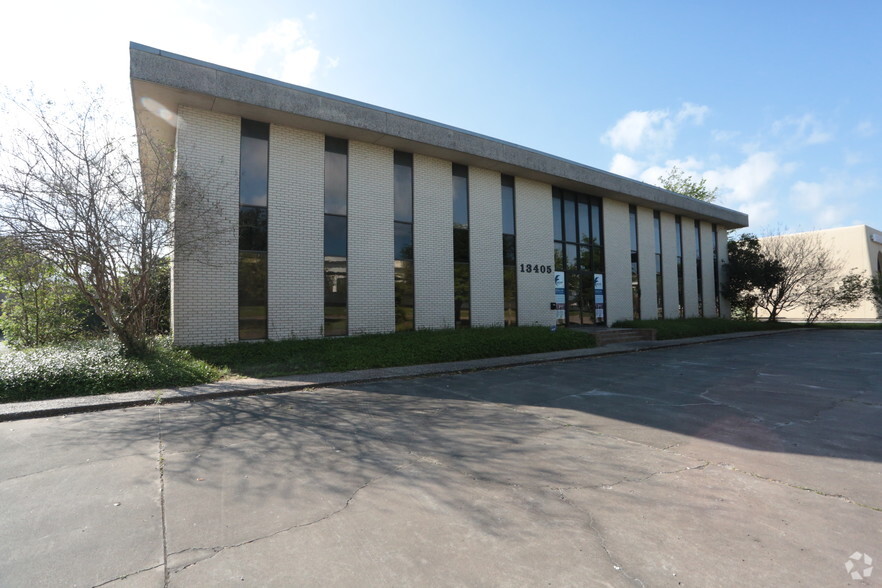 Primary Photo Of 13405 Southwest Fwy, Sugar Land Medical For Lease