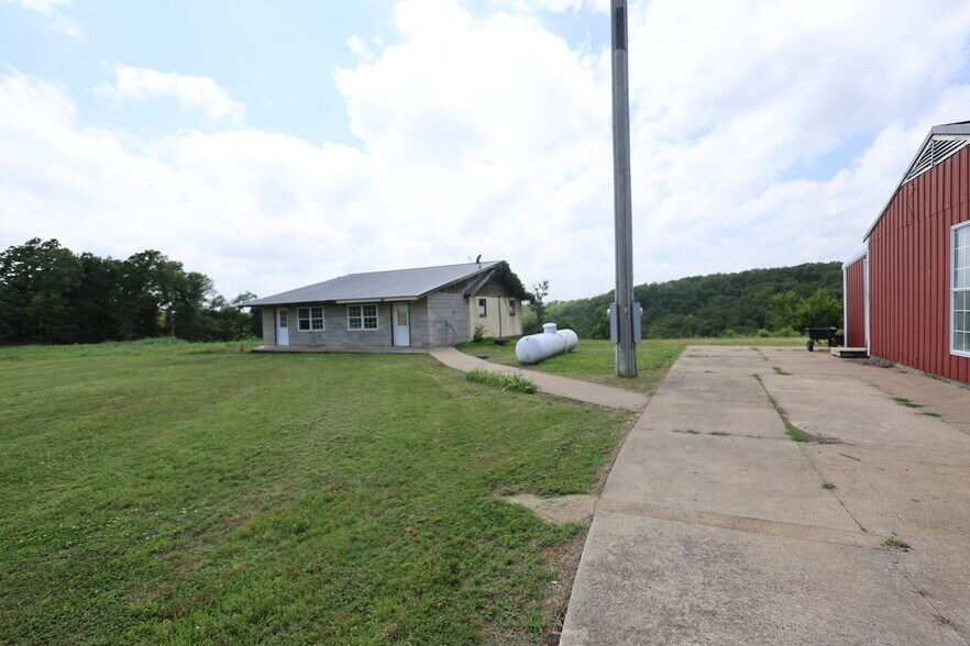 More Photos Of 25377 Welling rd, Welling Apartments For Sale