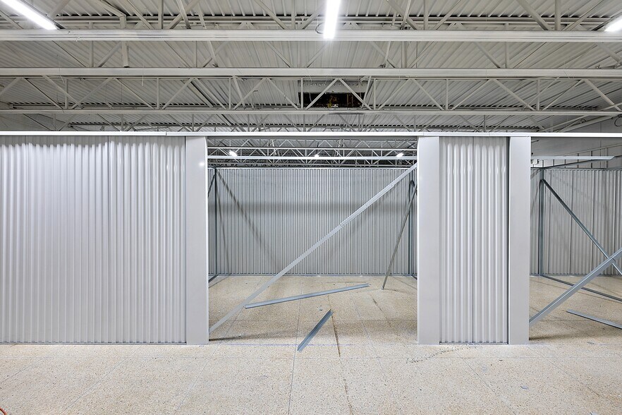 More Photos Of 3402 Richfield Rd, Flint Freestanding For Lease