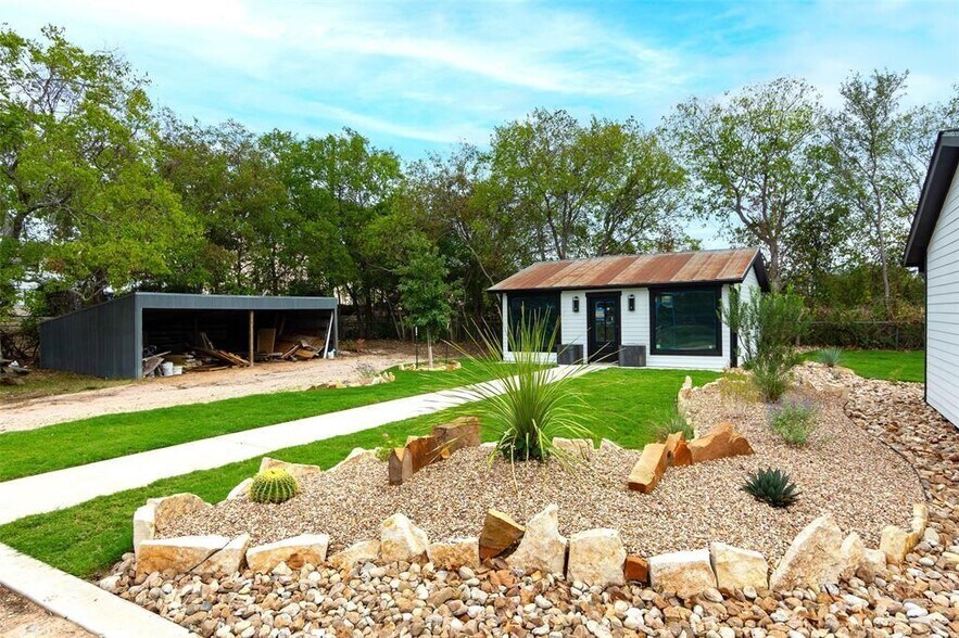 More Photos Of 27320 Ranch Road 12, Dripping Springs Office For Sale