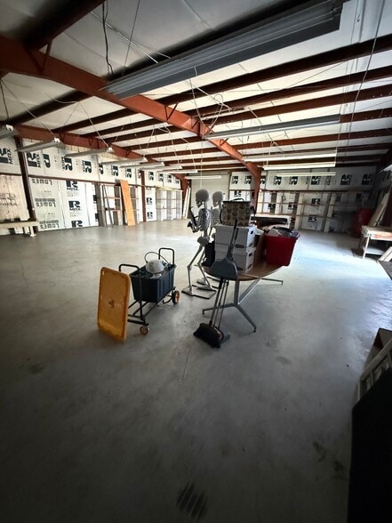 More Photos Of 1119 W Tharpe St, Tallahassee Warehouse For Lease
