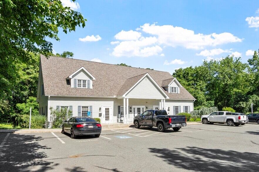 More Photos Of 206 Southbridge St, Auburn Office For Lease