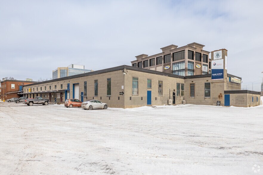 More Photos Of 1568-1574 Carling Ave, Ottawa General Retail For Lease