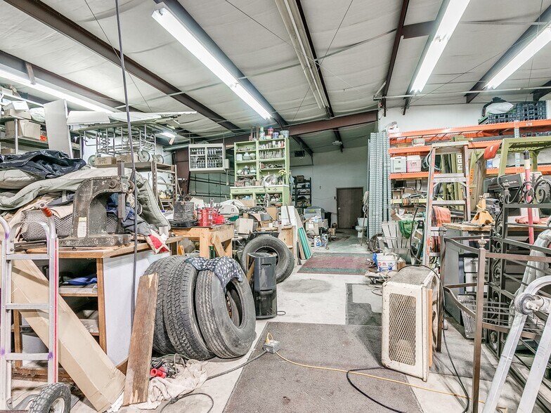 More Photos Of 3025 Westminster Rd, Nicoma Park Light Manufacturing For Sale
