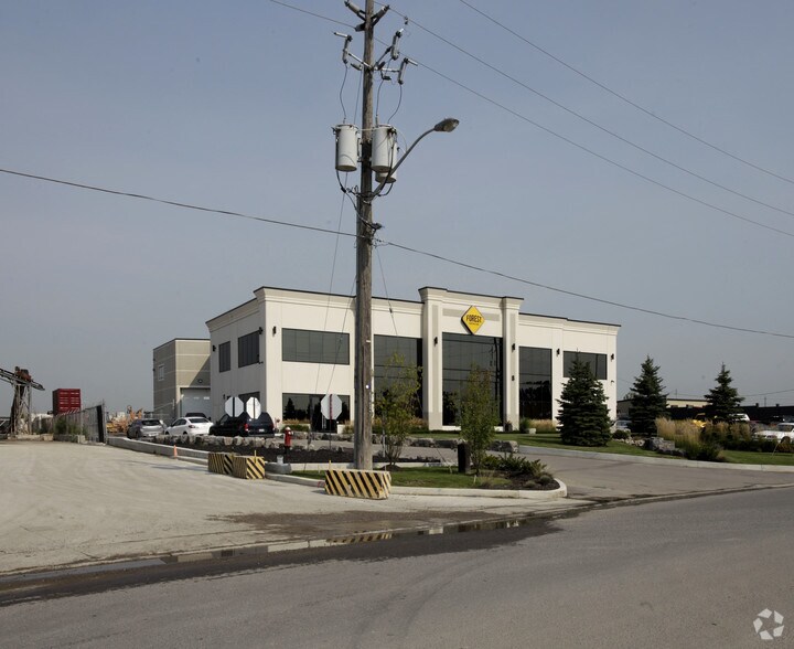 More Photos Of 8 Cadetta Rd, Brampton Warehouse For Lease