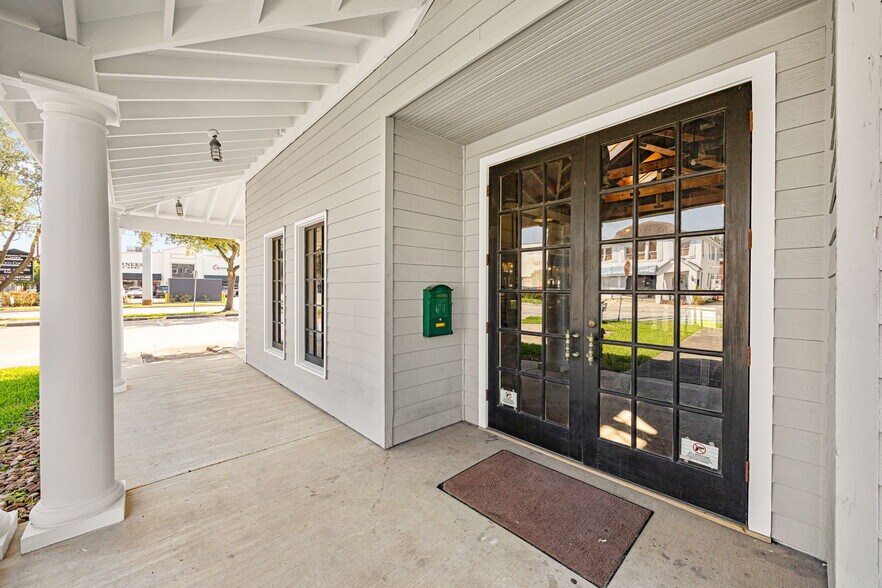 More Photos Of 1901 W Alabama St, Houston Freestanding For Sale