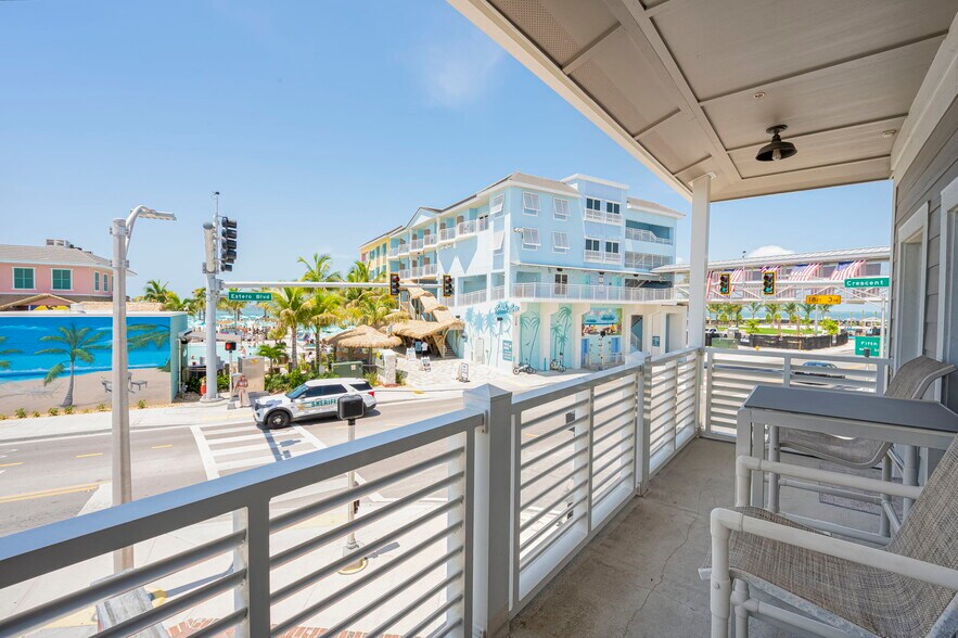 More Photos Of 1161-1165 Estero Blvd, Fort Myers Storefront Retail Residential For Sale