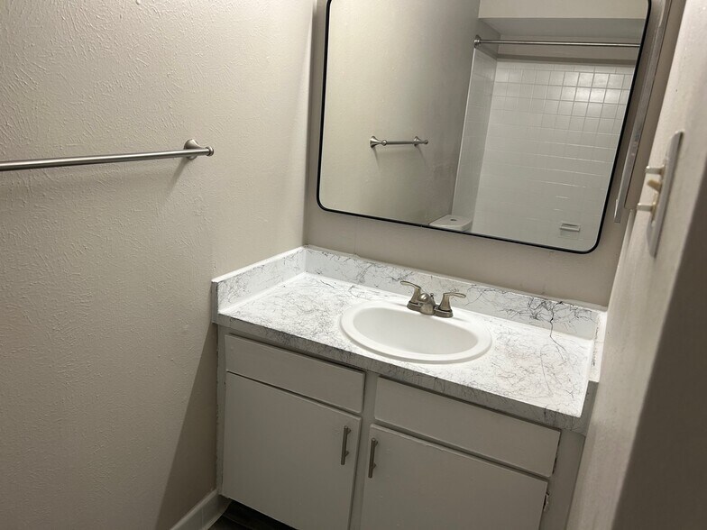 More Photos Of 834 Timberlake Dr, Arlington Apartments For Sale