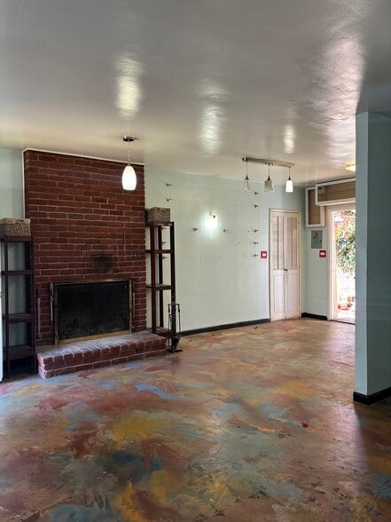 More Photos Of 945 N Azusa Ave, Azusa Office Residential For Sale