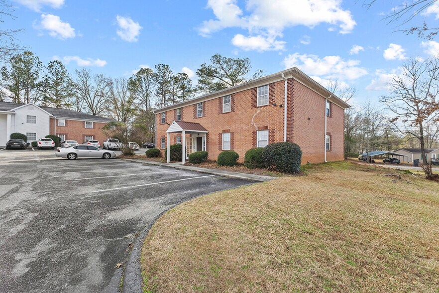 More Photos Of 170 Westwood Dr, Thomson Apartments For Sale