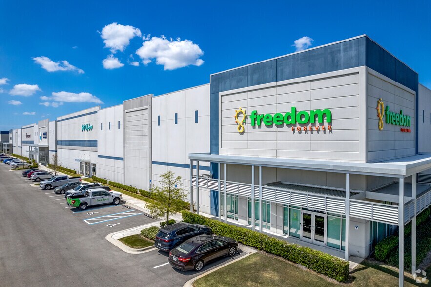 More Photos Of 2010 51st Ave E, Palmetto Warehouse For Lease