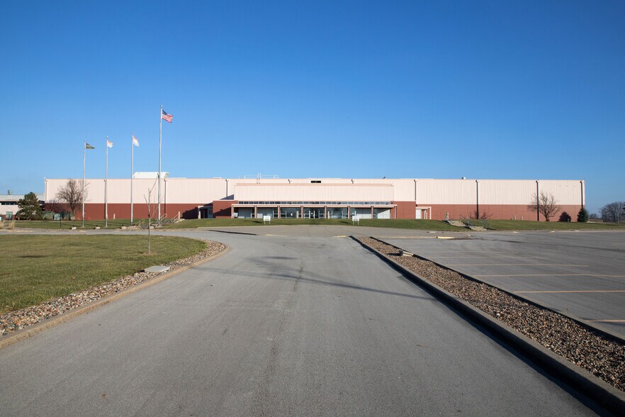 Primary Photo Of 11401 N Congress Ave, Kansas City Manufacturing For Lease