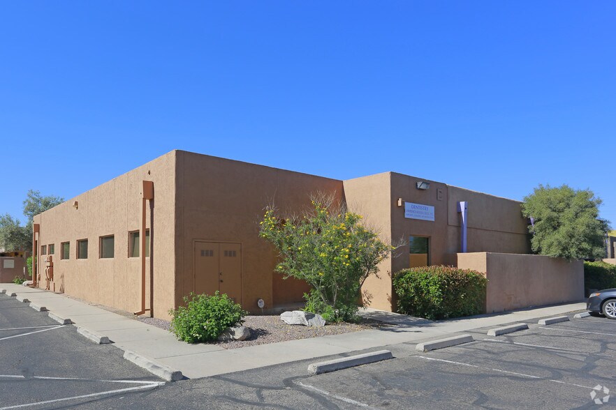 More Photos Of 2102 N Country Club Rd, Tucson Medical For Sale
