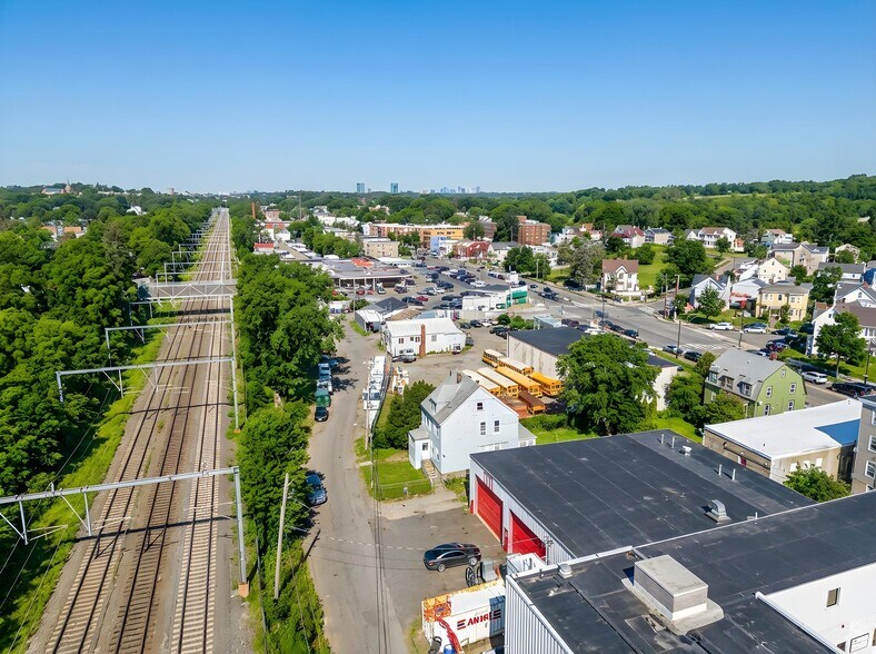 More Photos Of 204 Providence St, Hyde Park Industrial For Lease