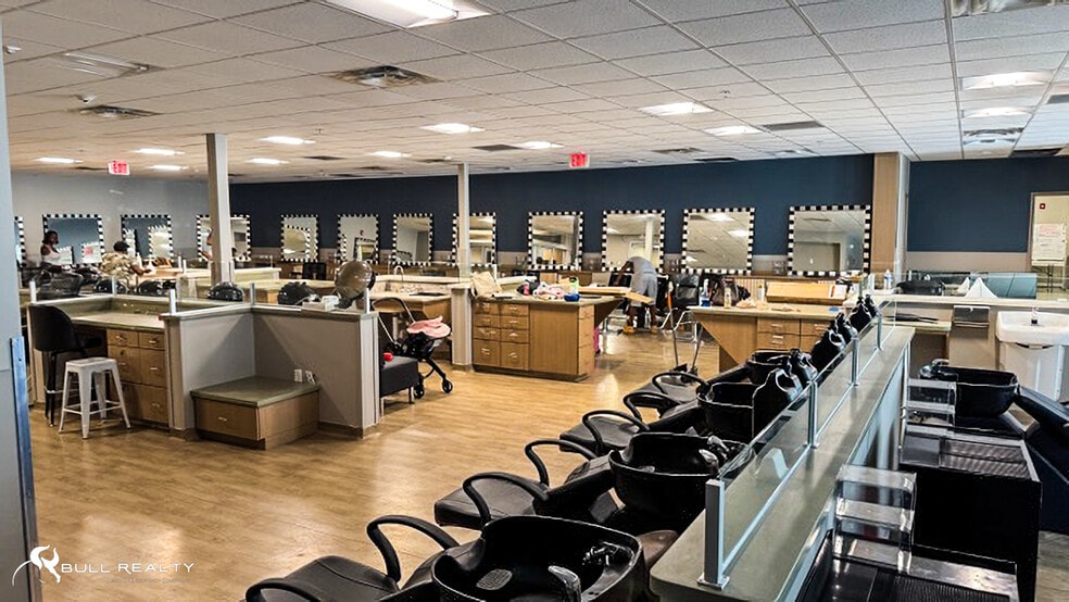 More Photos Of 2045 Donald Lee Hollowell Pky NW, Atlanta Freestanding For Lease