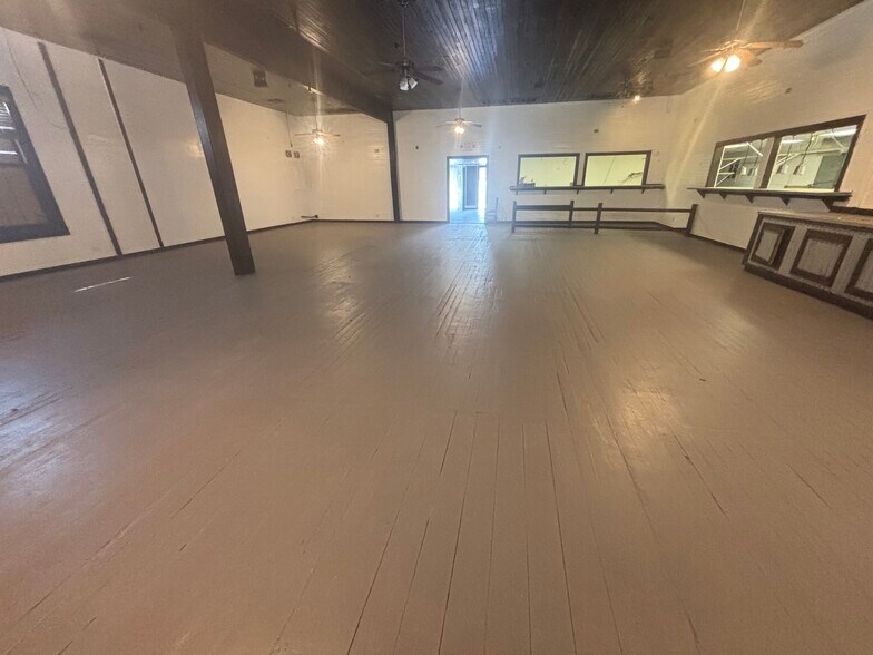 More Photos Of 13525 Wetmore Rd, San Antonio Restaurant For Lease