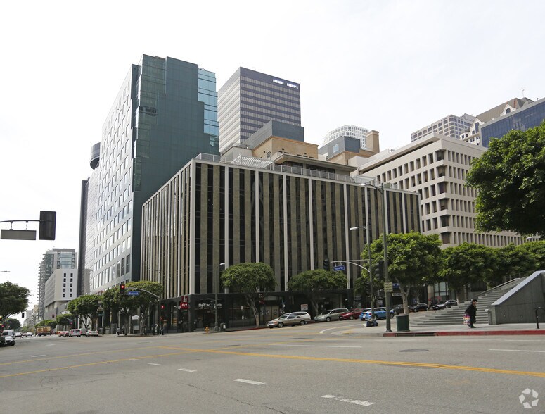 More Photos Of 700 Wilshire Blvd, Los Angeles Office For Lease