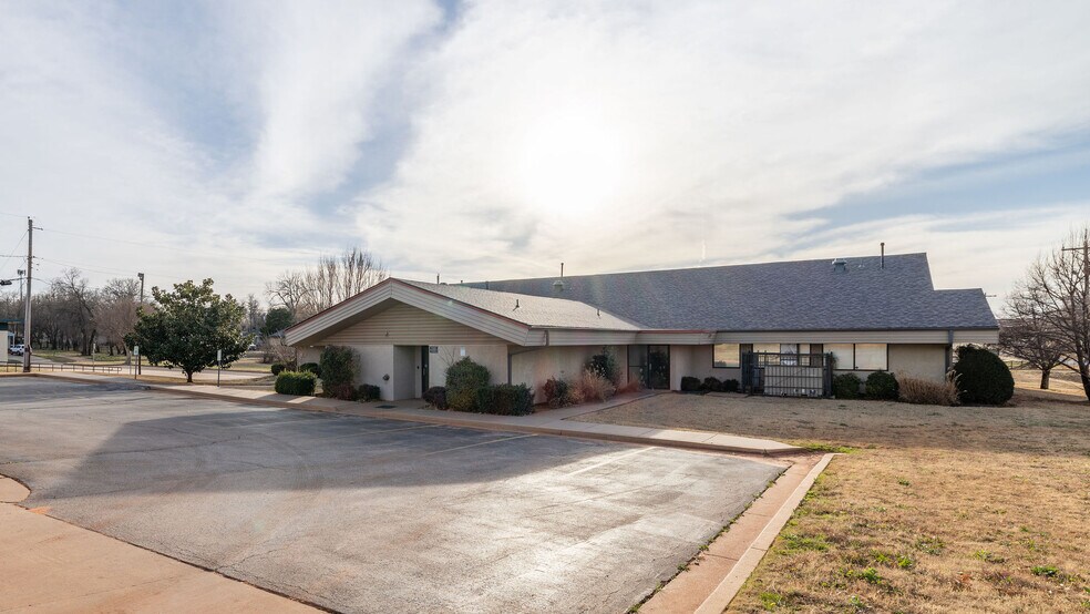 More Photos Of 744 SE 25th St, Oklahoma City Medical For Lease